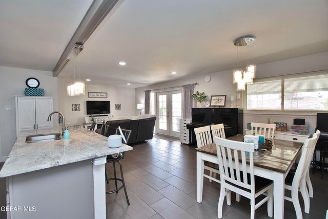 427 Castile Avenue, El Paso, TX 79912