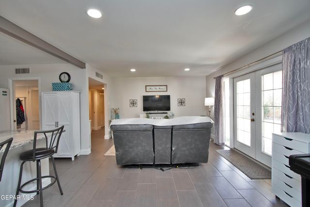 427 Castile Avenue, El Paso, TX 79912