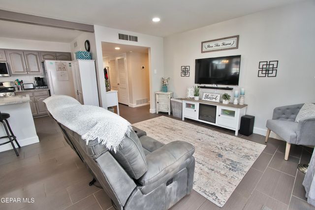 427 Castile Avenue, El Paso, TX 79912