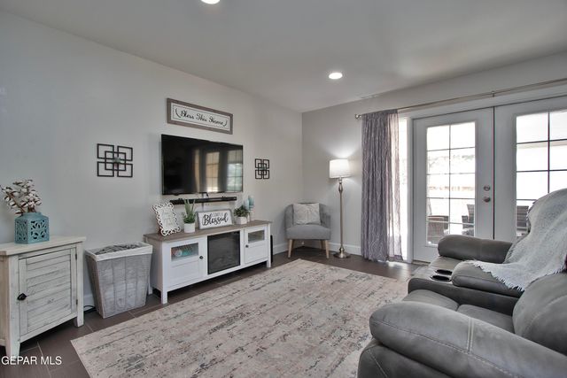 427 Castile Avenue, El Paso, TX 79912