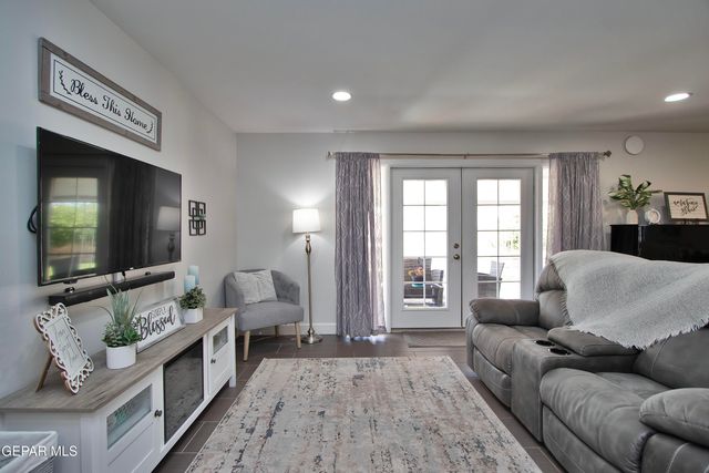 427 Castile Avenue, El Paso, TX 79912