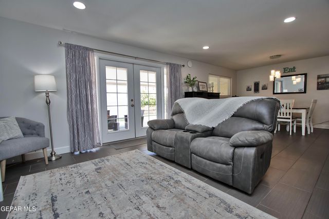 427 Castile Avenue, El Paso, TX 79912