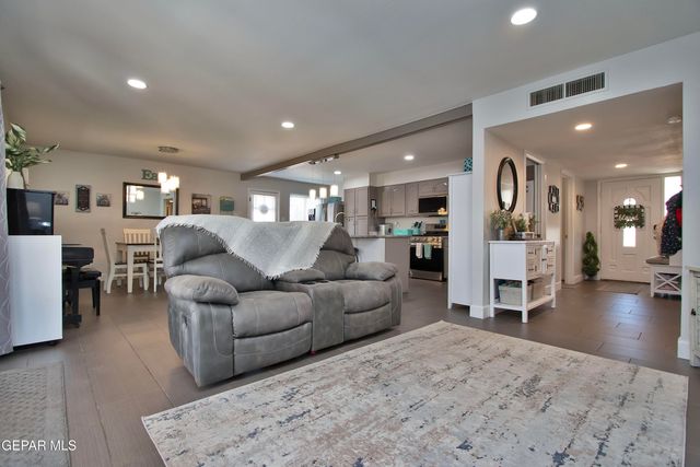 427 Castile Avenue, El Paso, TX 79912