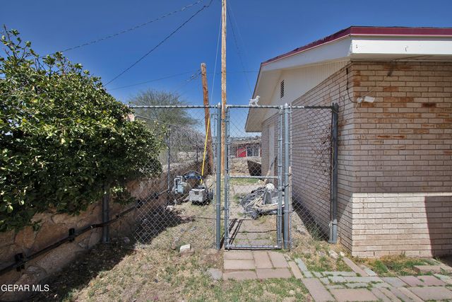427 Castile Avenue, El Paso, TX 79912