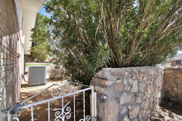 427 Castile Avenue, El Paso, TX 79912