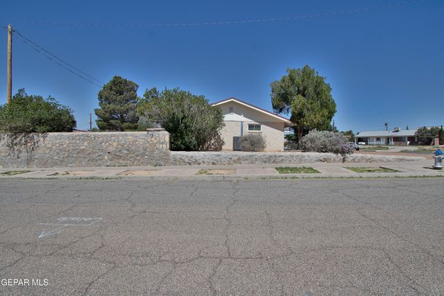 427 Castile Avenue, El Paso, TX 79912