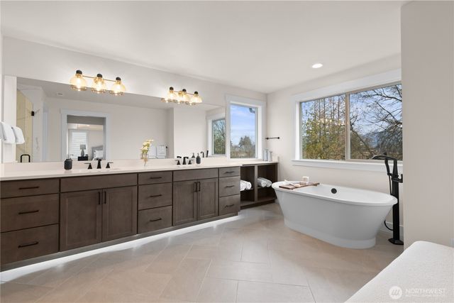 1632 Lockridge Loop E, Enumclaw, WA 98022