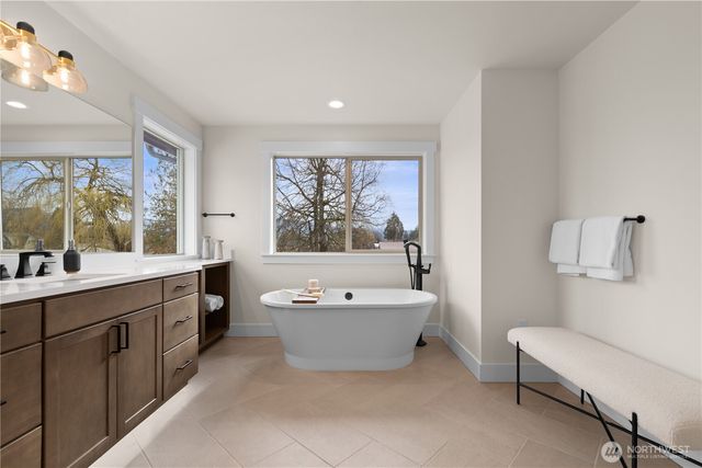 1632 Lockridge Loop E, Enumclaw, WA 98022