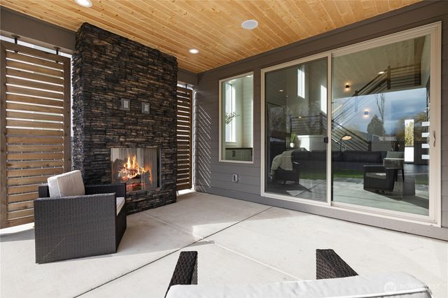 1632 Lockridge Loop E, Enumclaw, WA 98022