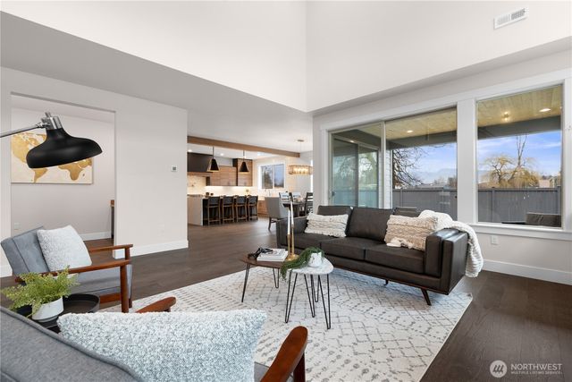 1632 Lockridge Loop E, Enumclaw, WA 98022