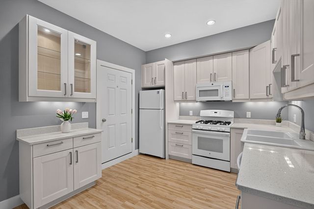 8 Leeward Passage, Truro, MA 02666