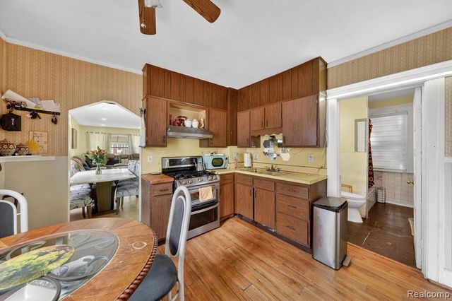 5424 Bingham St, Dearborn, MI 48126