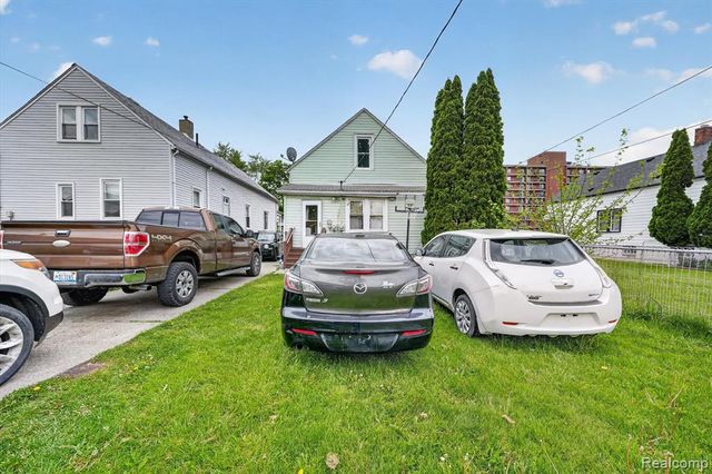5424 Bingham St, Dearborn, MI 48126