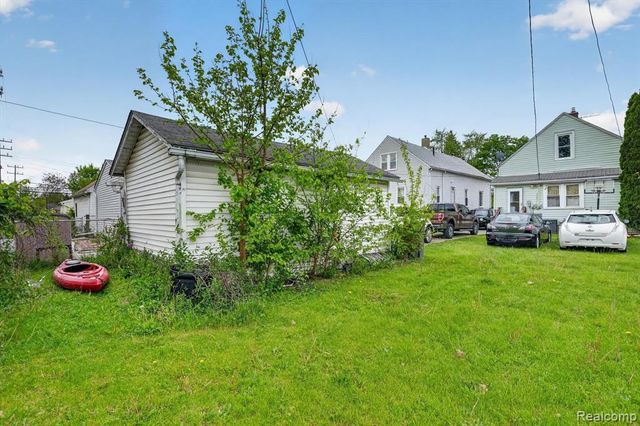 5424 Bingham St, Dearborn, MI 48126