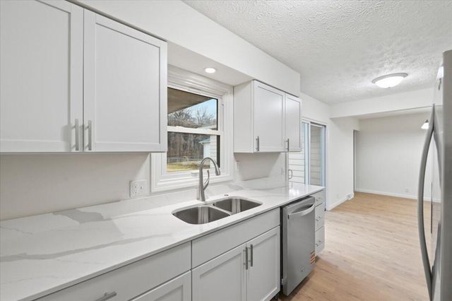 725 LORI Lane, Council Bluffs, IA 51503