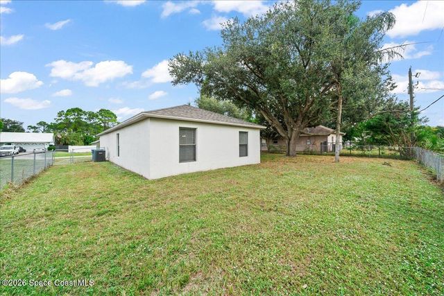 430 Almansa Street NE, Palm Bay, FL 32907