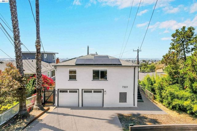 7301 Hillmont Dr, Oakland, CA 94605