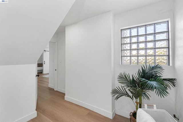 7301 Hillmont Dr, Oakland, CA 94605