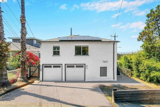 7301 Hillmont Dr, Oakland, CA 94605