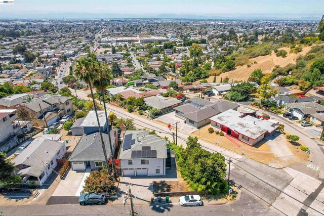 7301 Hillmont Dr, Oakland, CA 94605