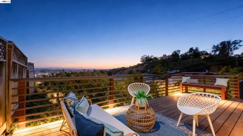 7301 Hillmont Dr, Oakland, CA 94605
