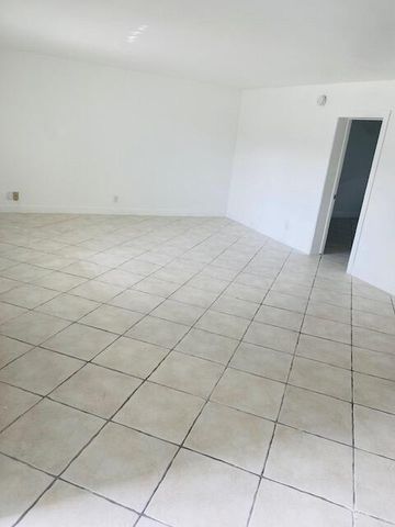 2837 NE 30th Street 2, Fort Lauderdale, FL 33306