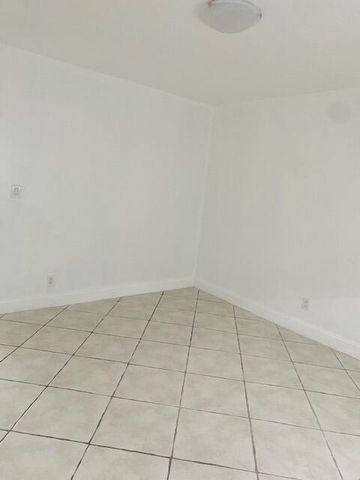 2837 NE 30th Street 2, Fort Lauderdale, FL 33306