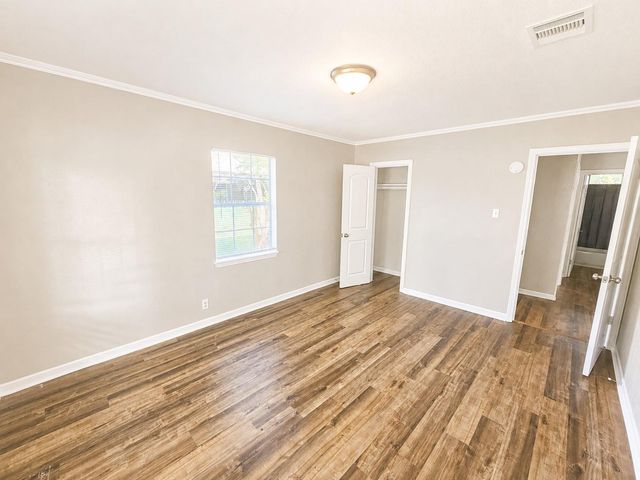1107 9th Avenue N, Texas City, TX 77590