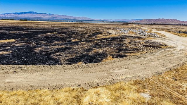 151 94th Street, Rosamond, CA 93560