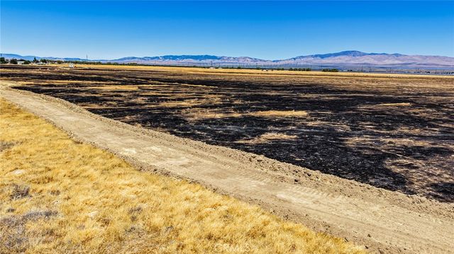 151 94th Street, Rosamond, CA 93560