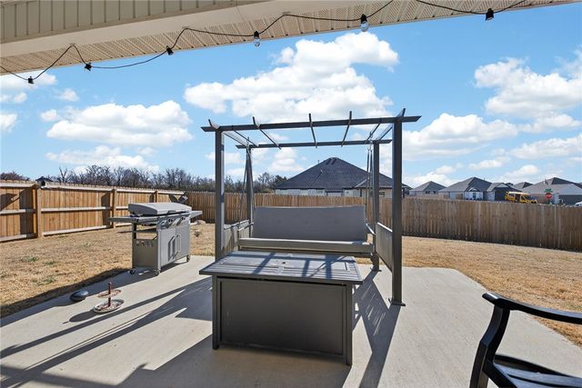 1201 Greendale Avenue, Lowell, AR 72745