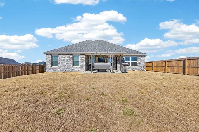 1201 Greendale Avenue, Lowell, AR 72745