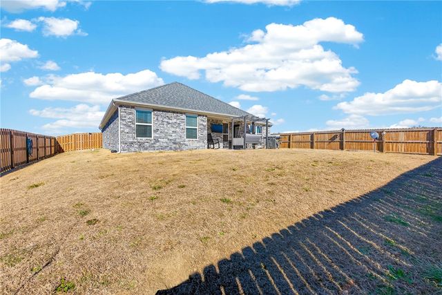 1201 Greendale Avenue, Lowell, AR 72745