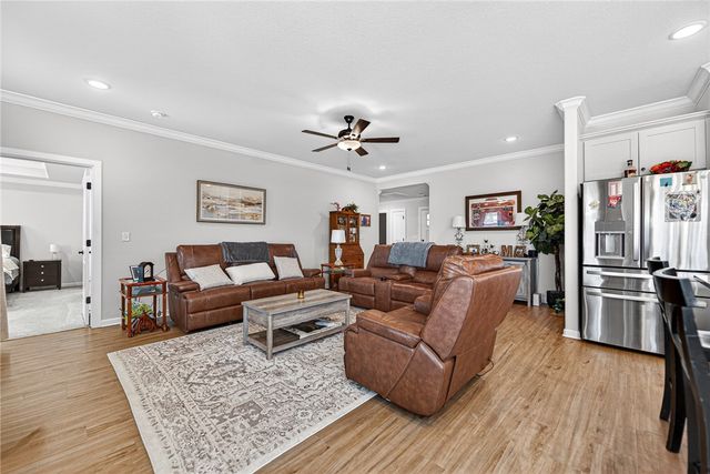 1201 Greendale Avenue, Lowell, AR 72745