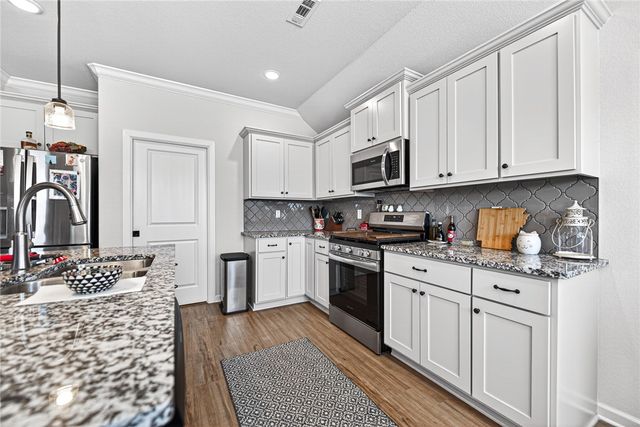 1201 Greendale Avenue, Lowell, AR 72745