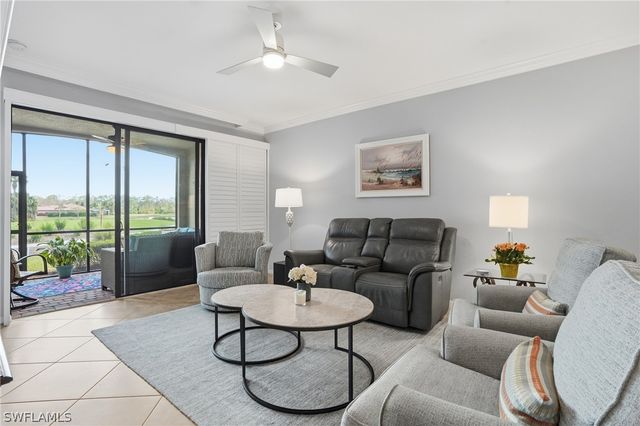 9844 Venezia CIR 711, Naples, FL 34113