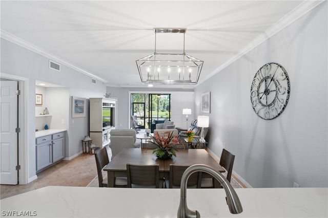 9844 Venezia CIR 711, Naples, FL 34113