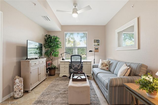 9844 Venezia CIR 711, Naples, FL 34113