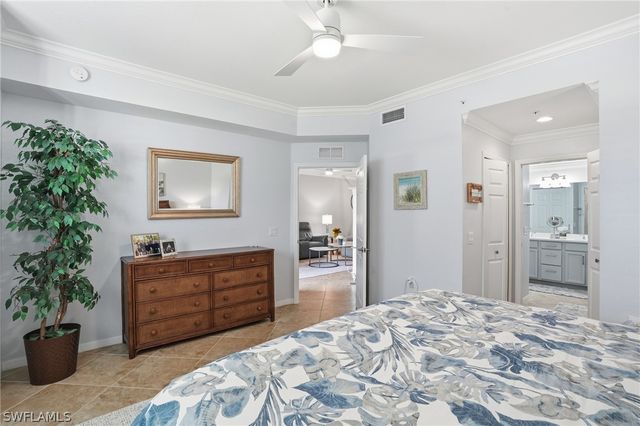 9844 Venezia CIR 711, Naples, FL 34113