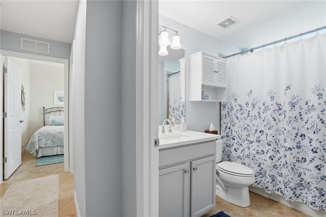 9844 Venezia CIR 711, Naples, FL 34113