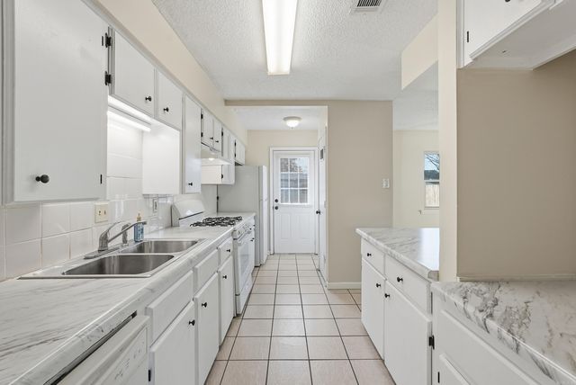 406 Ridgelea Ave, Sherwood, AR 72120