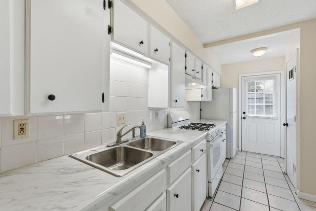 406 Ridgelea Ave, Sherwood, AR 72120