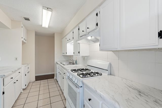 406 Ridgelea Ave, Sherwood, AR 72120