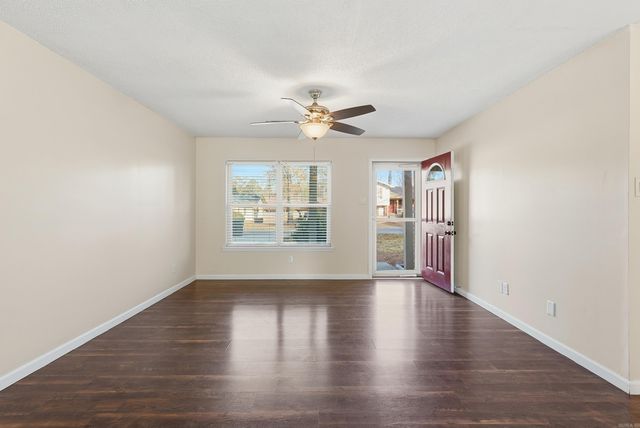 406 Ridgelea Ave, Sherwood, AR 72120