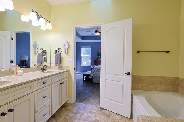 5334 Renaissance Park Drive, Middletown, OH 45005