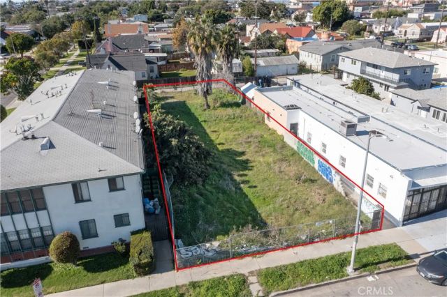 5869 West, Los Angeles, CA 90043