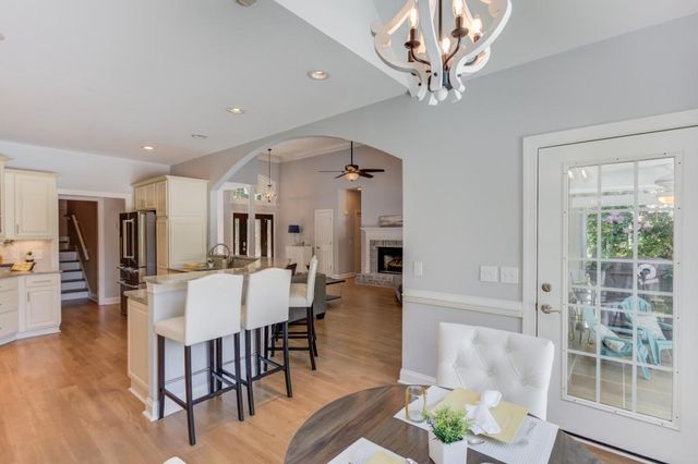 6560 Pond View Court, Clermont, GA 30527