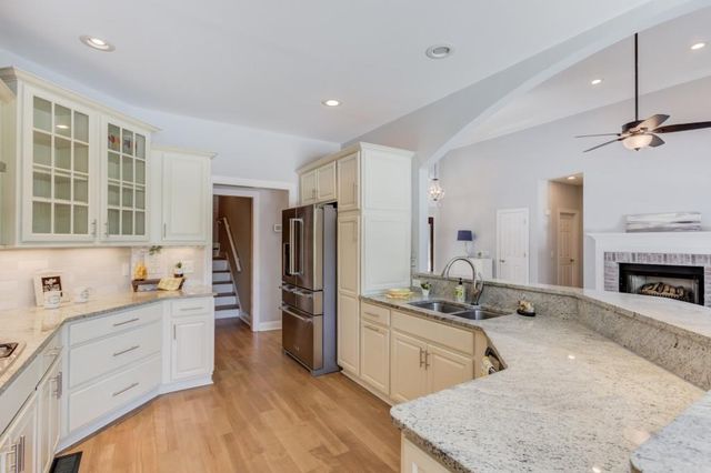6560 Pond View Court, Clermont, GA 30527