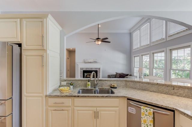 6560 Pond View Court, Clermont, GA 30527