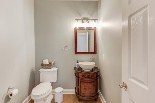 6560 Pond View Court, Clermont, GA 30527